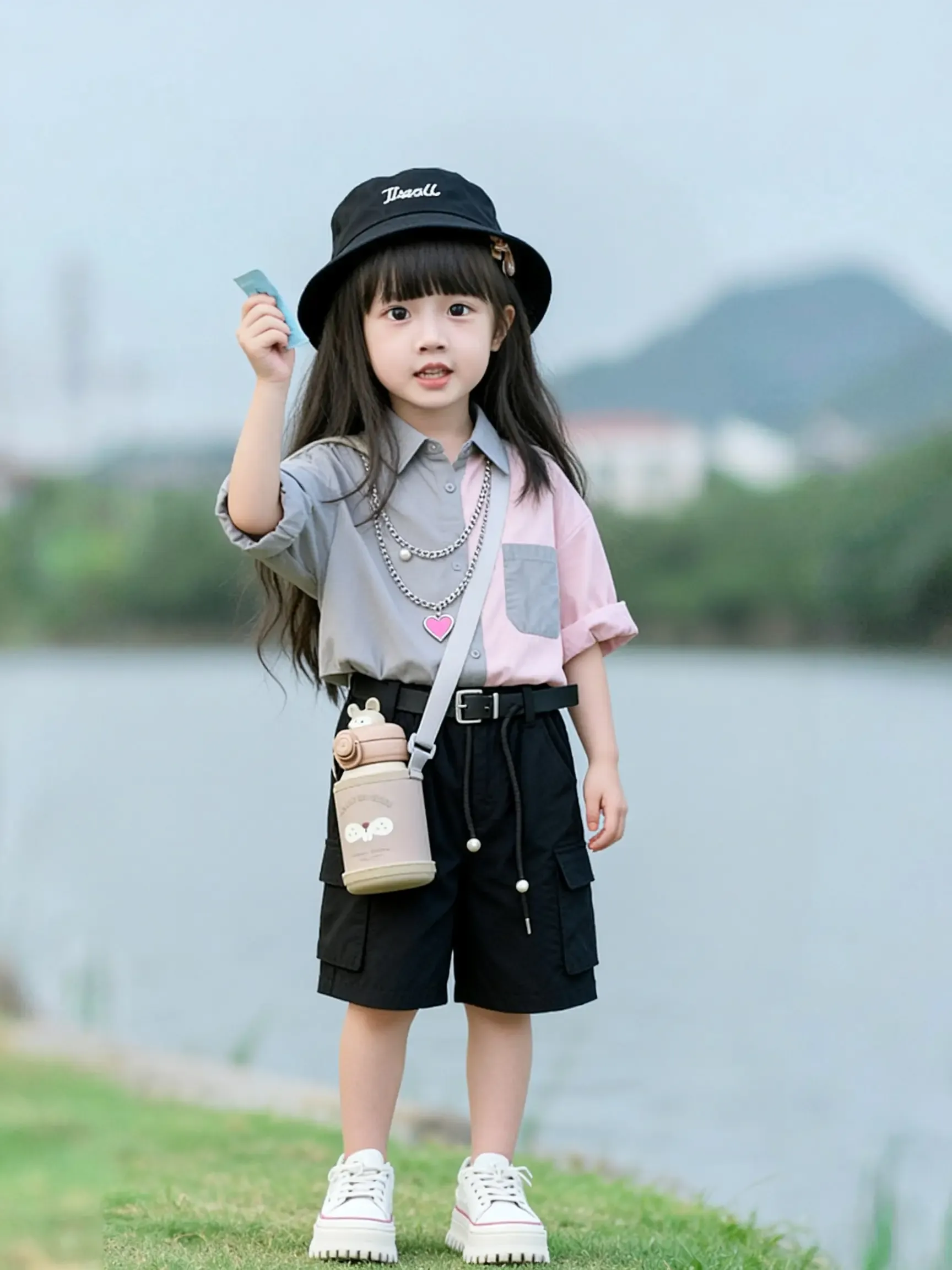 Girl having the clothing from the apparels image